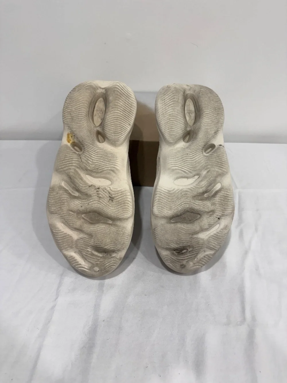 Used W/O Box! Men's Adidas Foam RNNR Beige Cream Summer Slip On Sandals Size 13